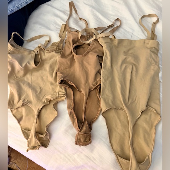 SKIMS bundle of 3 sculpting bodysuits NWOB - Picture 2 of 5